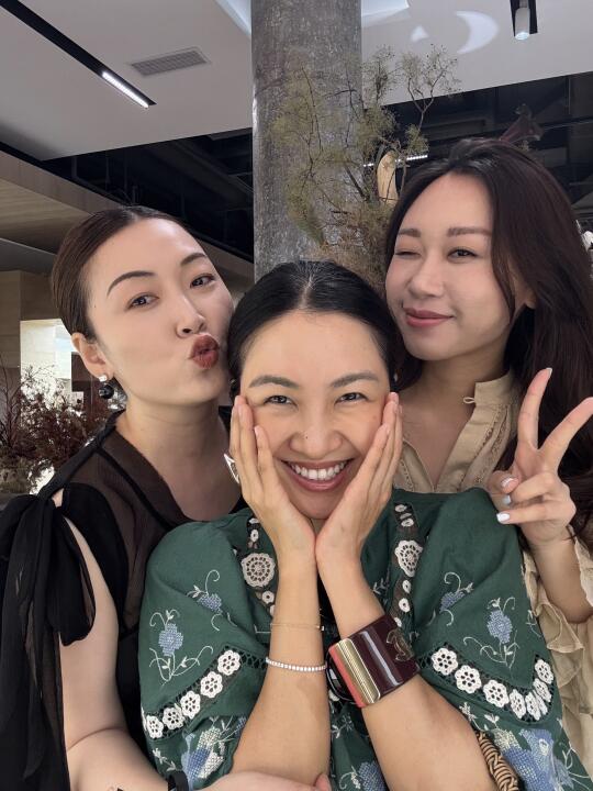 快乐要溢出屏幕了👭🏻✨