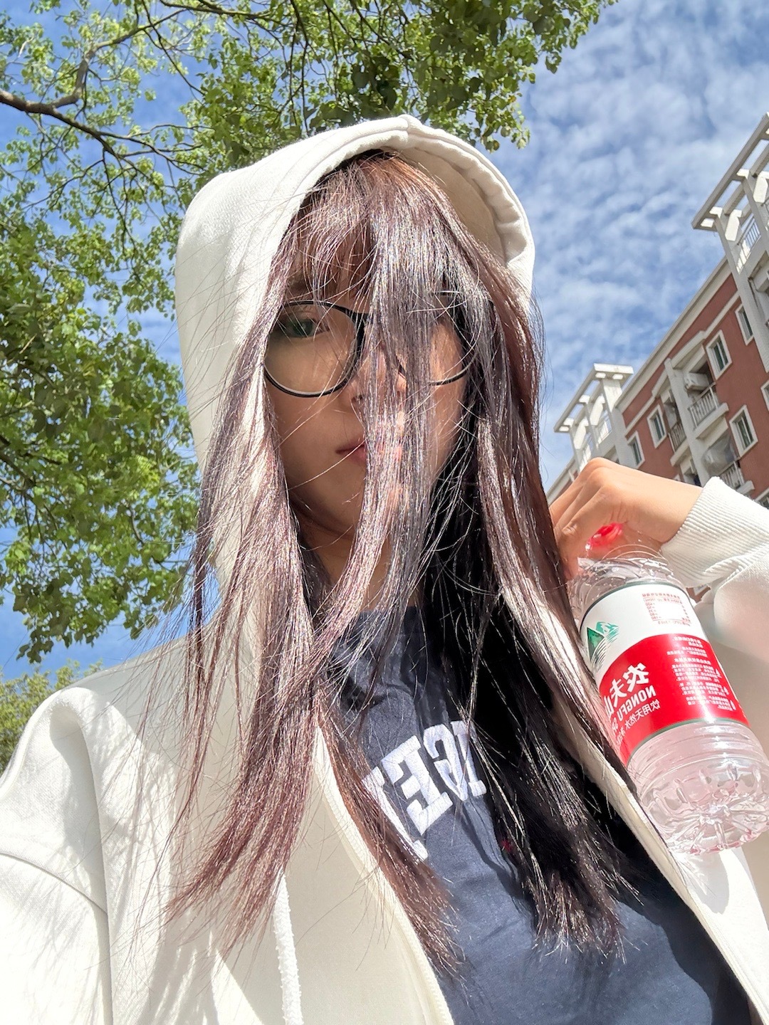嗯嗯没有一天不狼狈的 ​​​