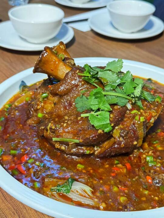 🇬🇧区！抓个饭搭子吃半价霸王肘子！🍖