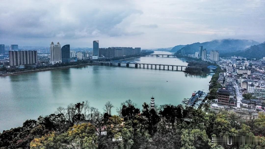 富春江畔美丽城市