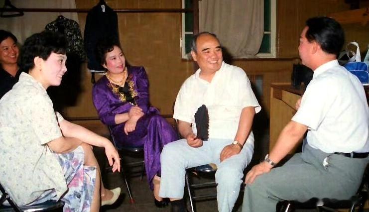 这4位京剧名家，有三位是上世纪七十年代上映的、现代京剧电影《沙家浜》的主要演员；