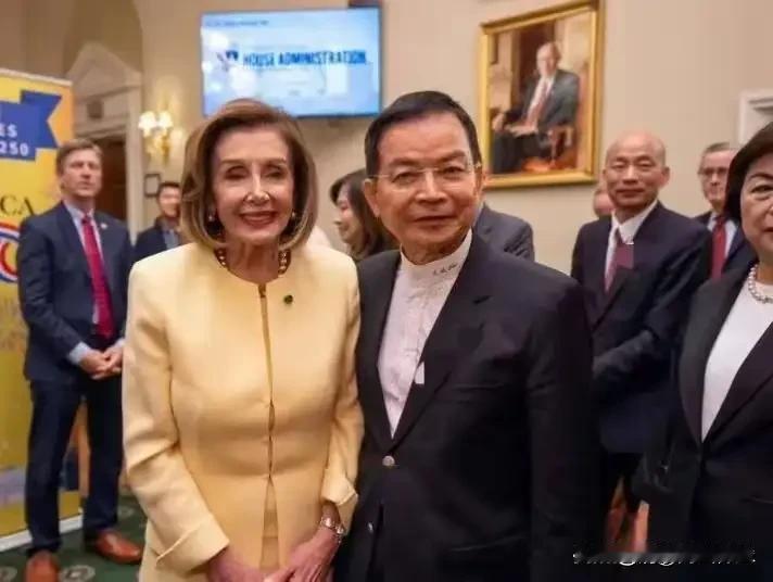 可恶的“鸭嗓哥”！

国民党内部，大家应该都知道这是在说哪位？他就是国民党所谓的