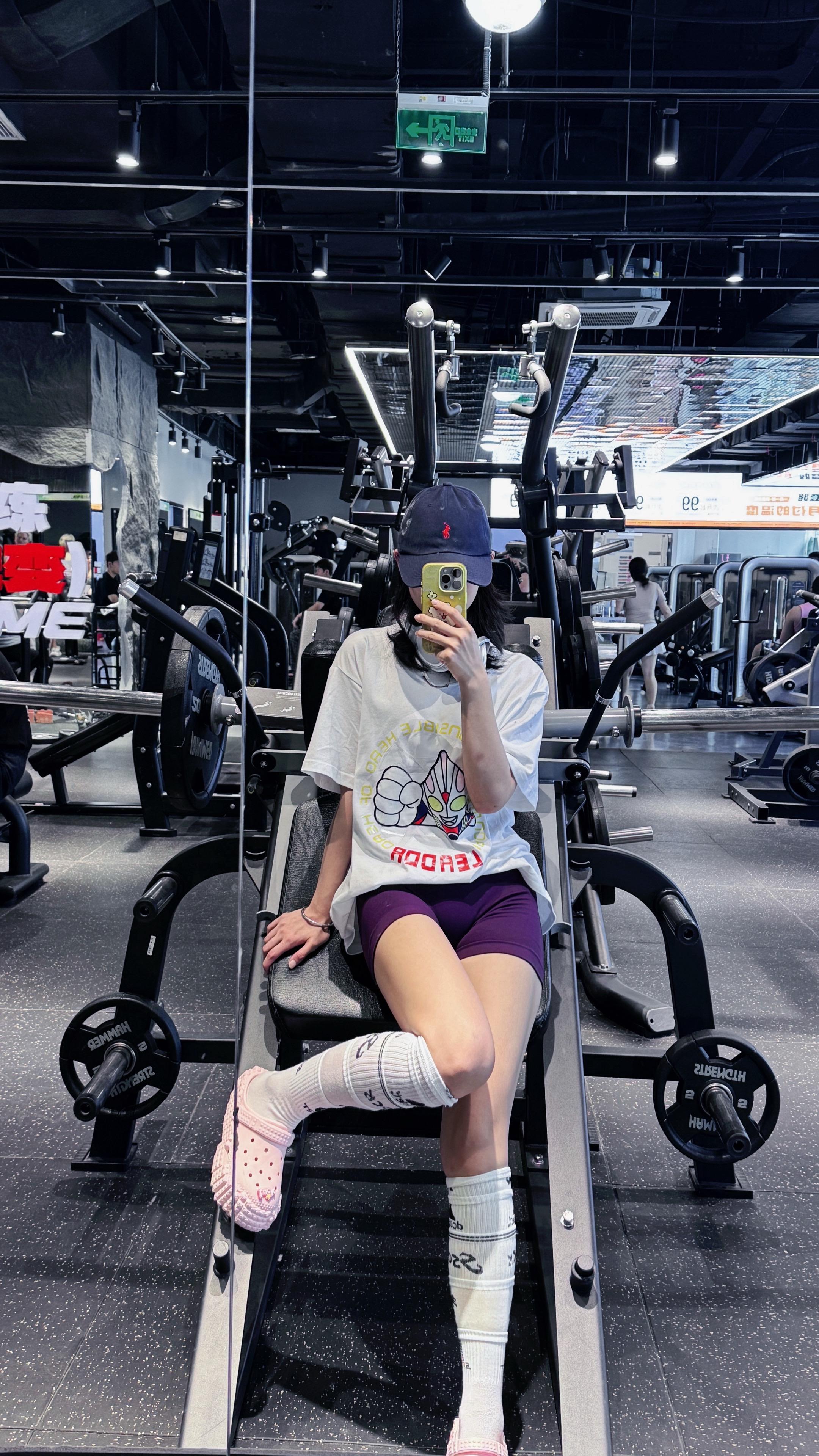 宝宝我不是很懂健身 不知道一身肌肉有多难练 我先给你转3600买条sb...