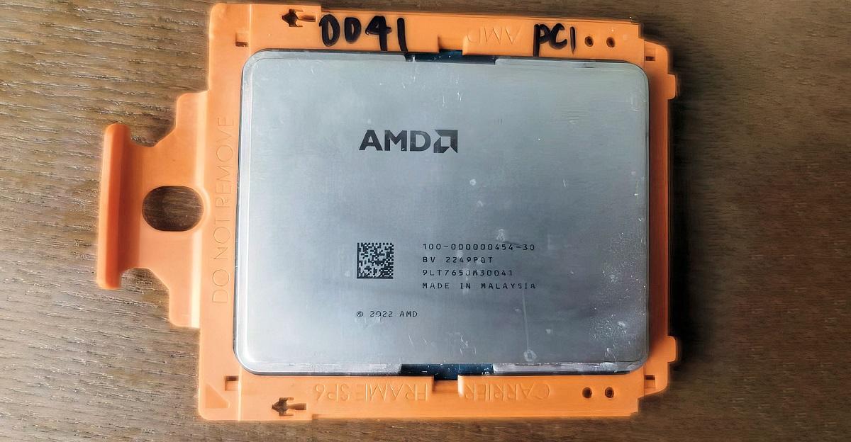 【AMD Ryzen Threadripper 7985WX实物曝光】2023年