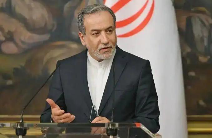 伊朗外长一句话，把整个海湾吓得夜不能寐！
 
4月4日，伊朗外长阿拉格齐亲自发文