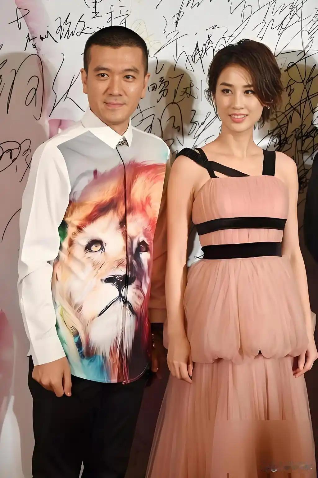 杨子配不上黄圣依是真的！他自己知道，所以才处处贬低她。我觉得杨子在黄圣依面前，本