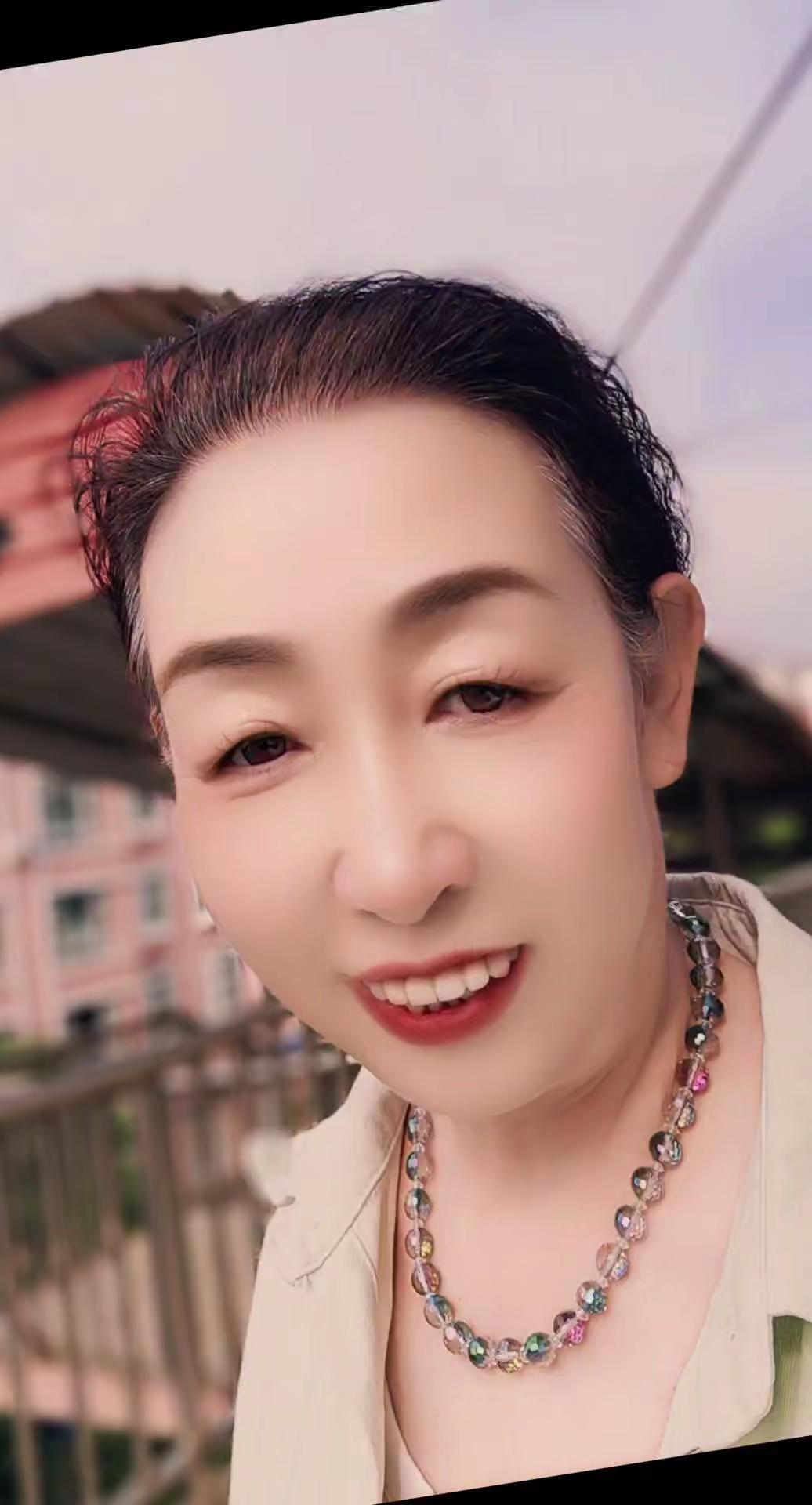 ！生活态度与年龄无关 ！心态比年龄重要 ！生活需要双项奔赴友友们早上好！向快乐出
