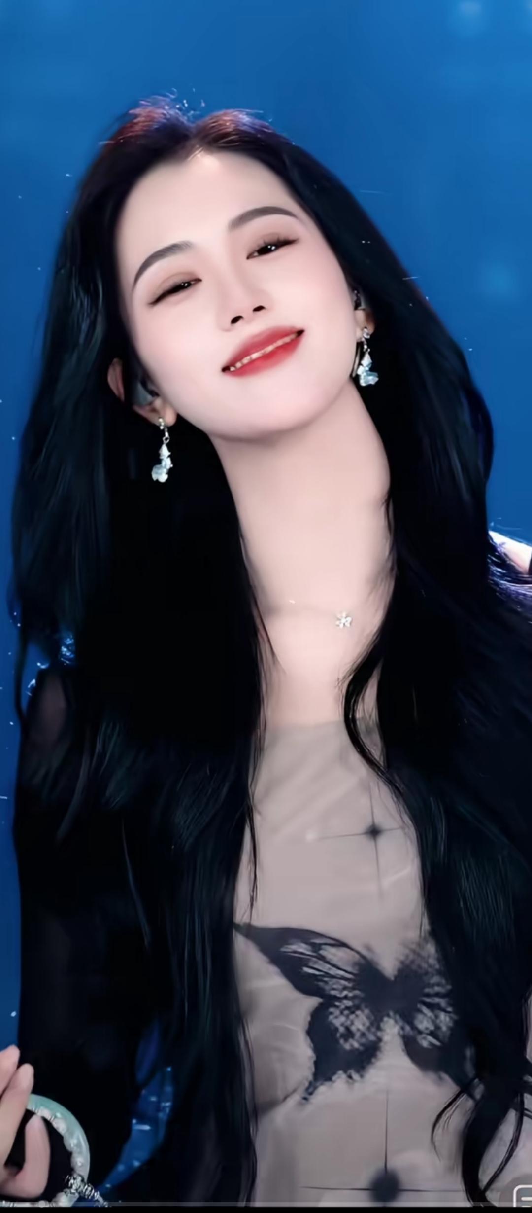 月华如练，星辉如织。