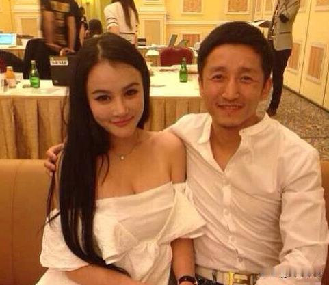 选对老婆的重要性
普通人逃不过这条定律，就连前奥运拳击冠军也逃不过。邹市明刚开始