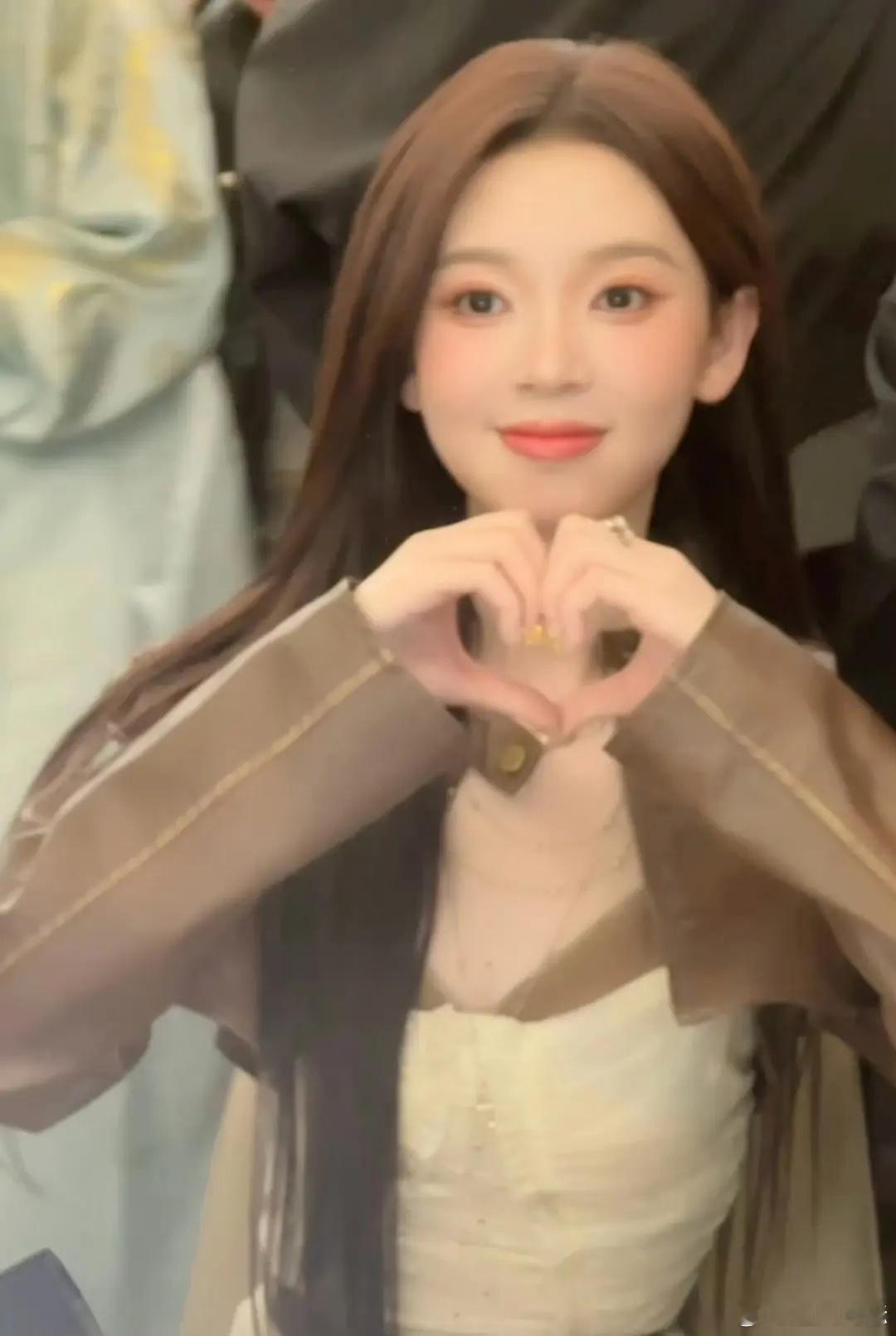 这个陈瑶太坏了 装嫩勾引我（bushi） 