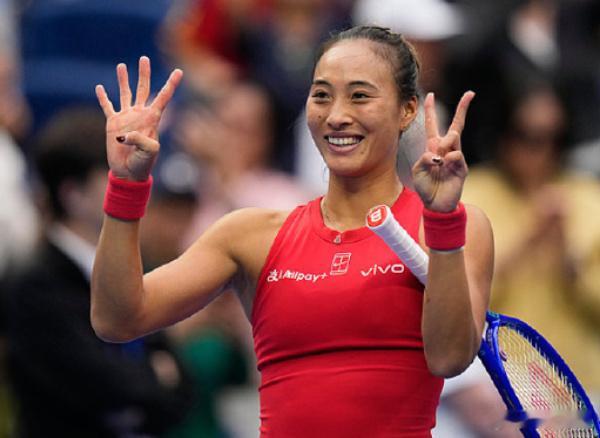 郑钦文vs安德列娃卧槽，恭喜郑钦文，战胜安德列娃，成为中网冠军！🏆 ​​​
