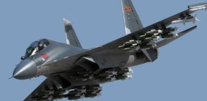 美国说，一旦和中国展开空战，中国的3000架战机就是摆设。一些美国人说中国的空军