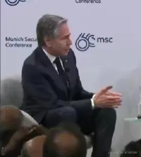 联合国发言人解释布林肯“不在餐桌旁就在菜单上”的理论。
布林肯说：“如果你不在餐