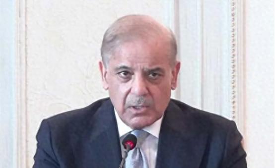 美伊这两个老冤家，在巴基斯坦凑一块儿谈了整整不到一天，最后居然啥也没谈成，扭头特