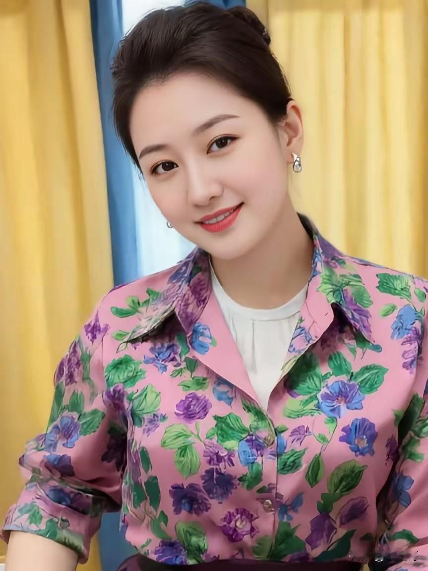 两兄弟的家庭，
记住：嫁老二。
公婆偏心小的，
这是铁律。

不信？
你嫁老大试