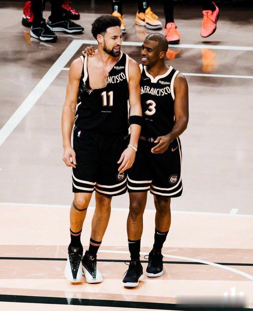 NBA今天是怎么呢？火气太旺了。

湖人对灰熊，阿尔达马故意撞浓眉，被浓眉一把推