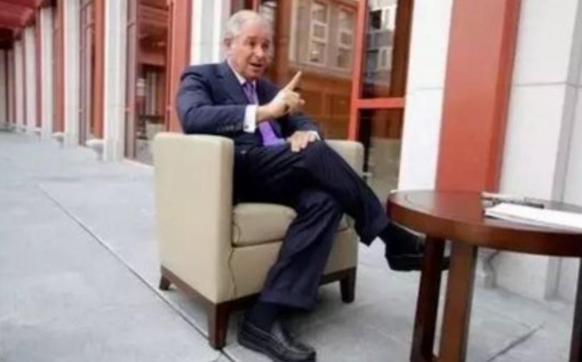 当美国财长亲眼目睹中国将持有的7800亿美元美债，通过第三方完成人民币结算时，整