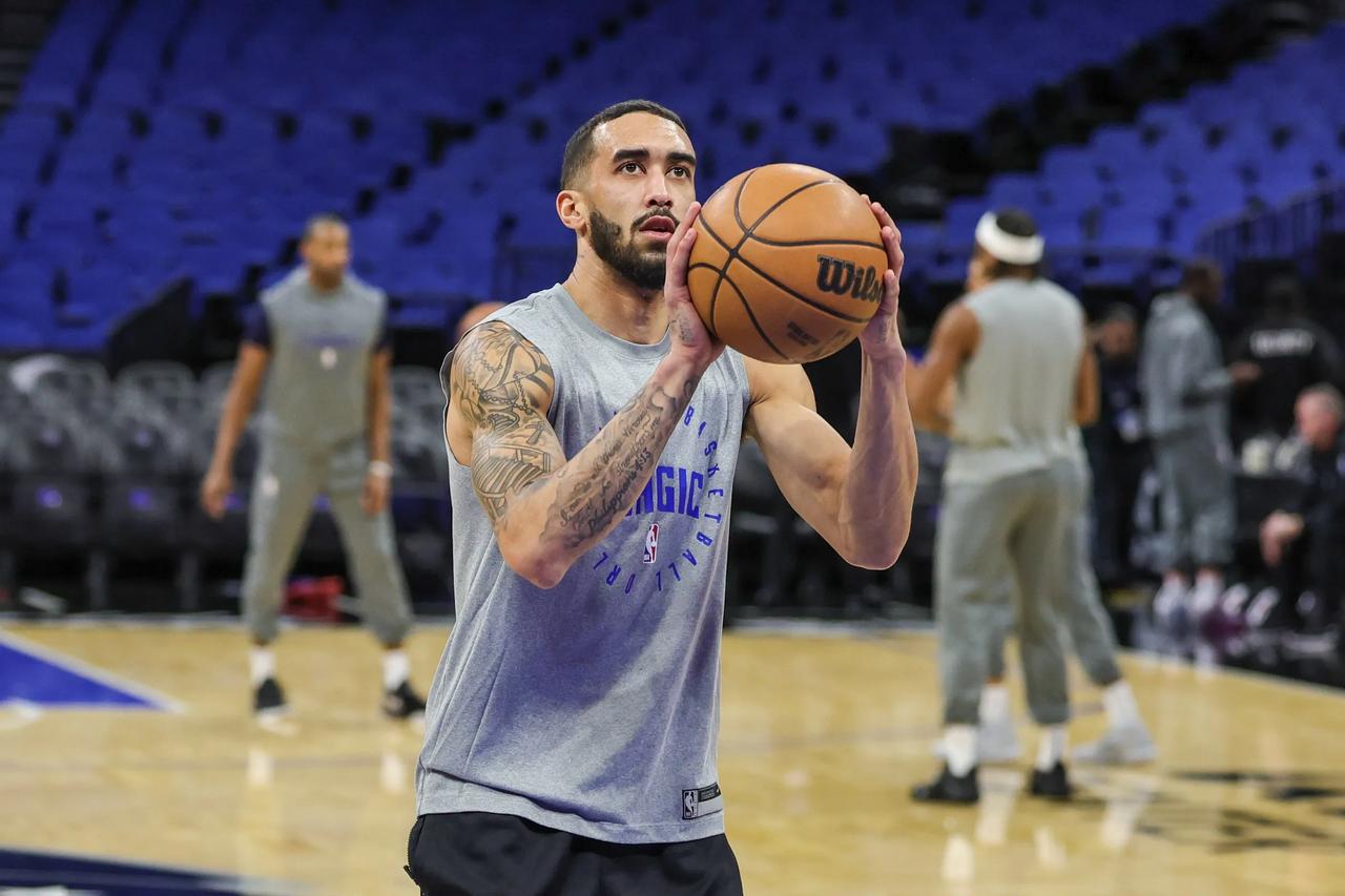 前NBA球员奎因接受广东报价，加上麦考，貌似朱芳雨有回签贝兹利可能性

前NBA