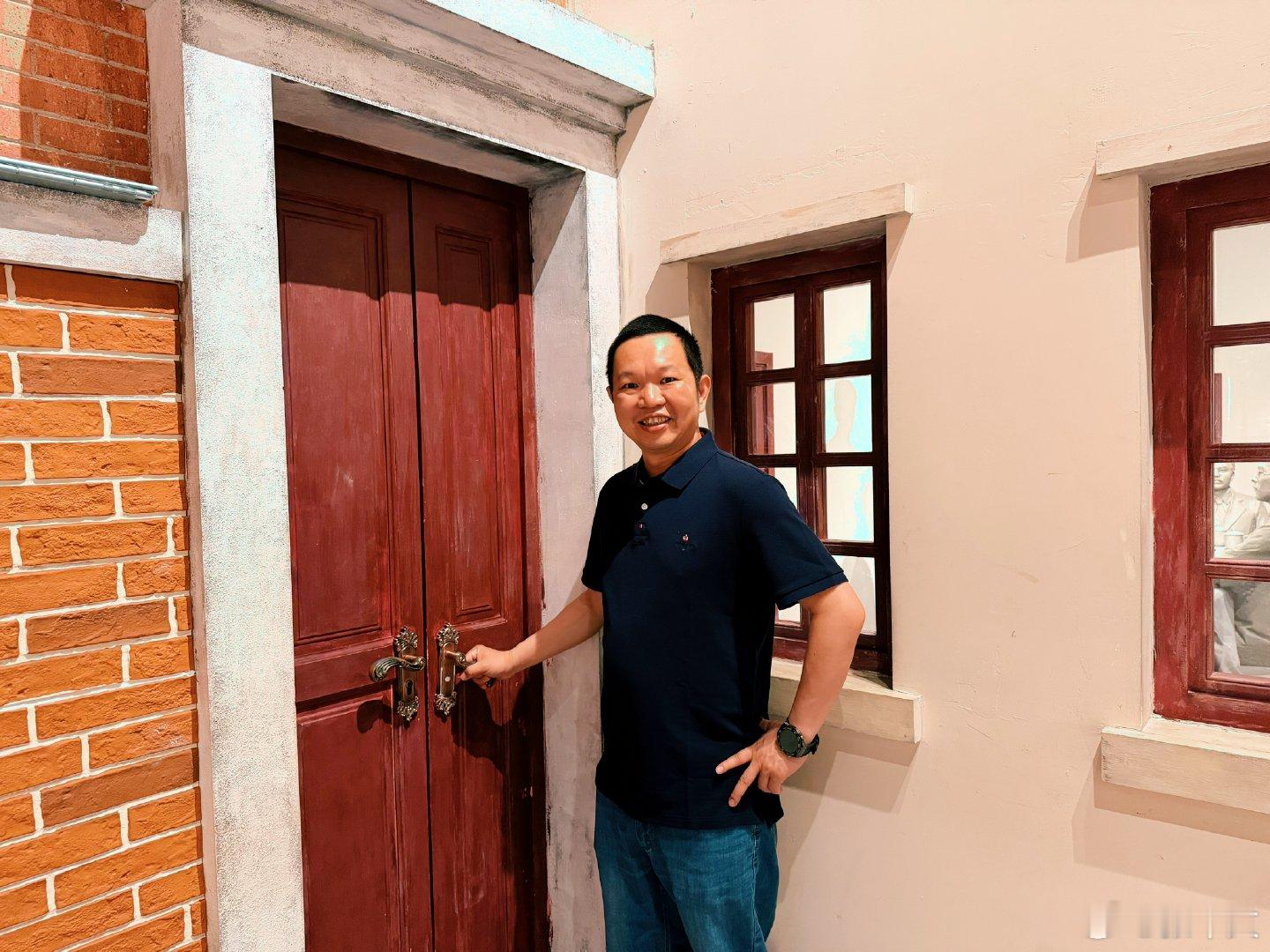 努力的意义，不在于立刻得到结果，而在于让自己变得更好。清晨的坚持，深夜的自律，一