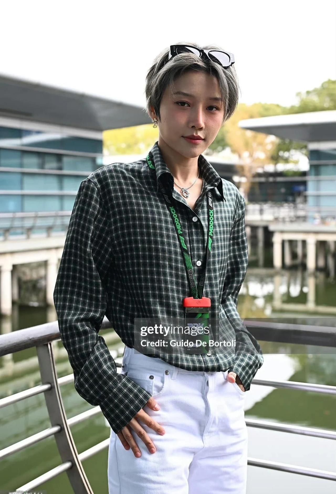 刘雨昕F1活动生图来了！
素材来自:G社
F1 时尚圈焦点 刘雨昕