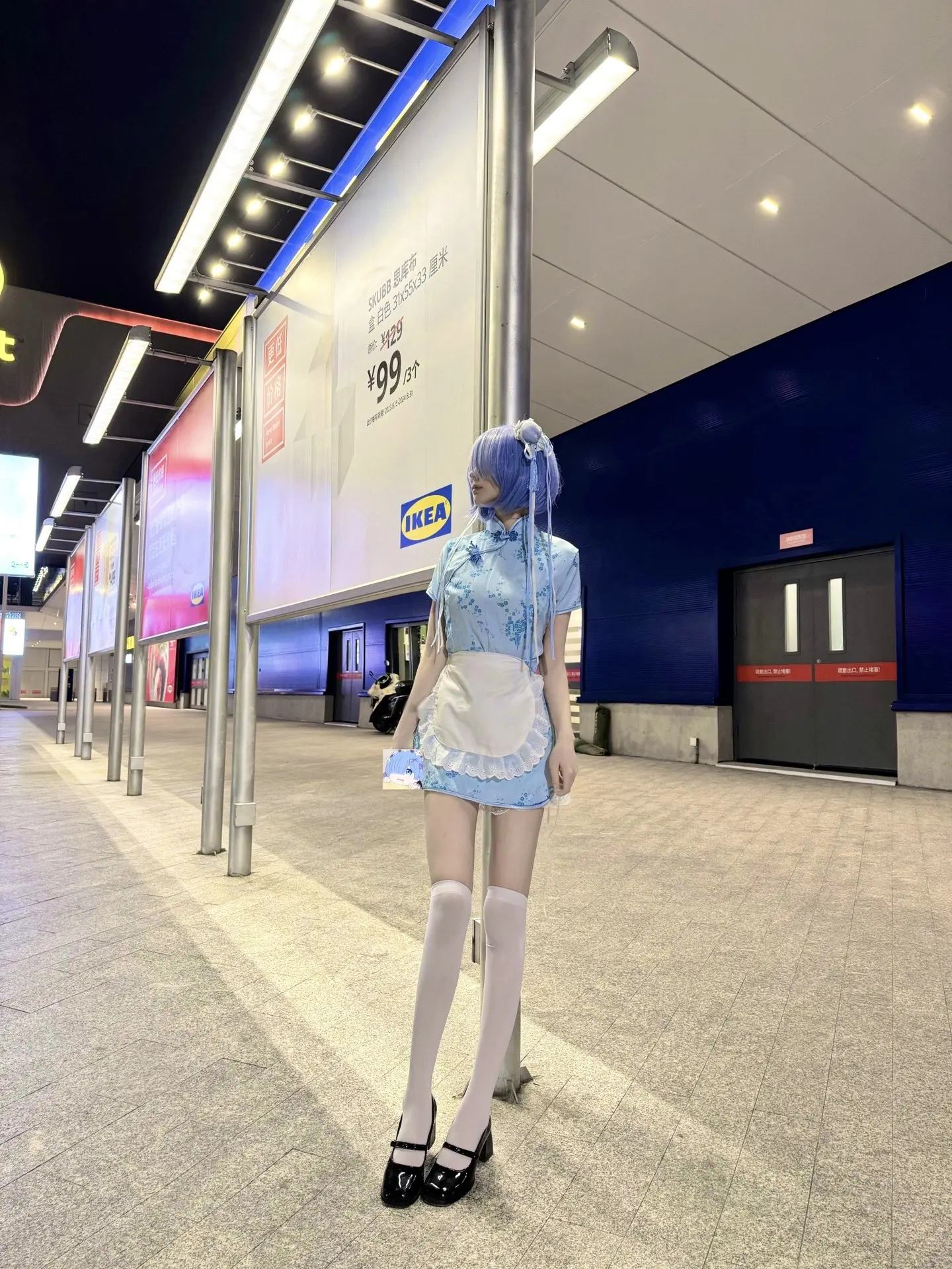 我有预感 以后我会是个好老婆 什么都让着他 让他做饭 让他洗衣 让他洗...