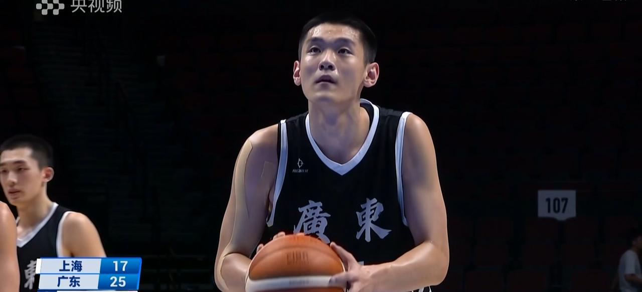 11月17日晚，全运会U18男篮半决赛，广东队以93比87战胜上海队，挺进决赛。