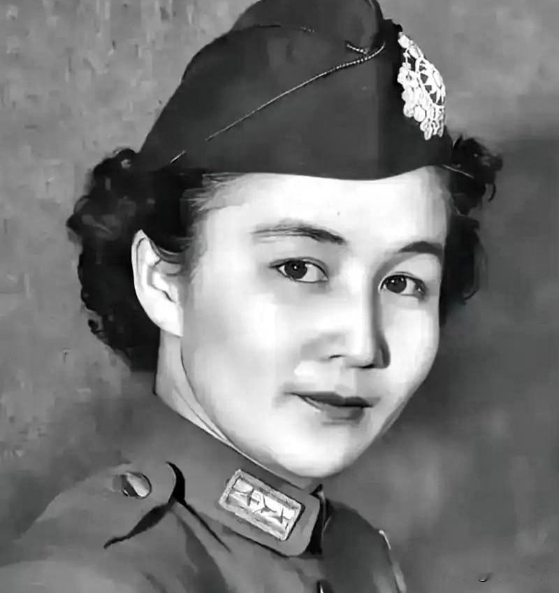 胡兰畦是民国时期罕见的国民党女少将，也是中国近代妇女解放运动的先驱，一生兼具文人