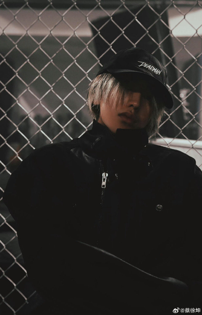 蔡徐坤说周末见蔡徐坤旧金山巡演晒照 蔡徐坤旧金山巡演晒照 !旧金山，音乐与晚风同