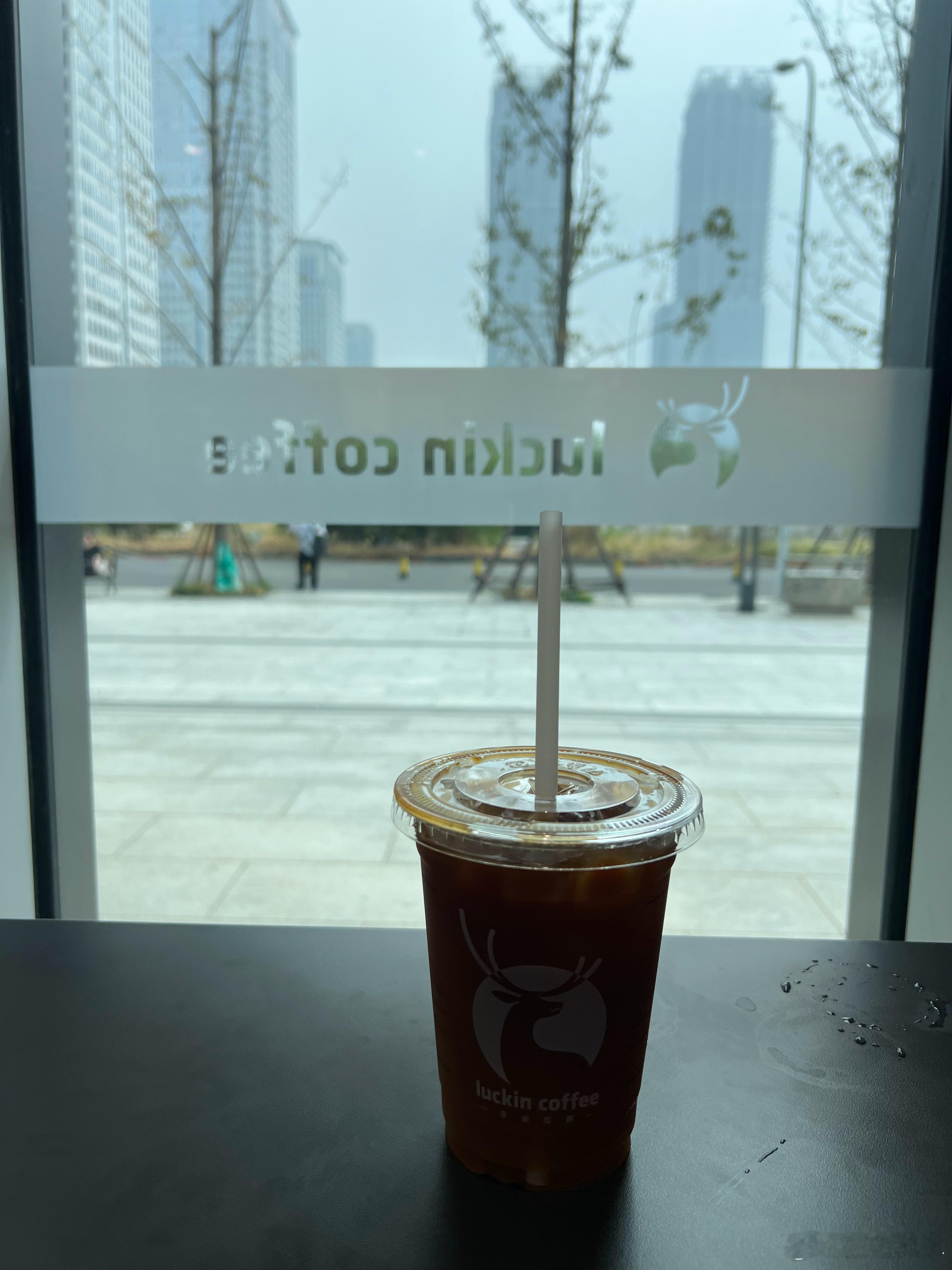 今天陪客户到CBD来办车辆解压现在好多车解压周期都挺慢的，有的甚至需要大半个月，
