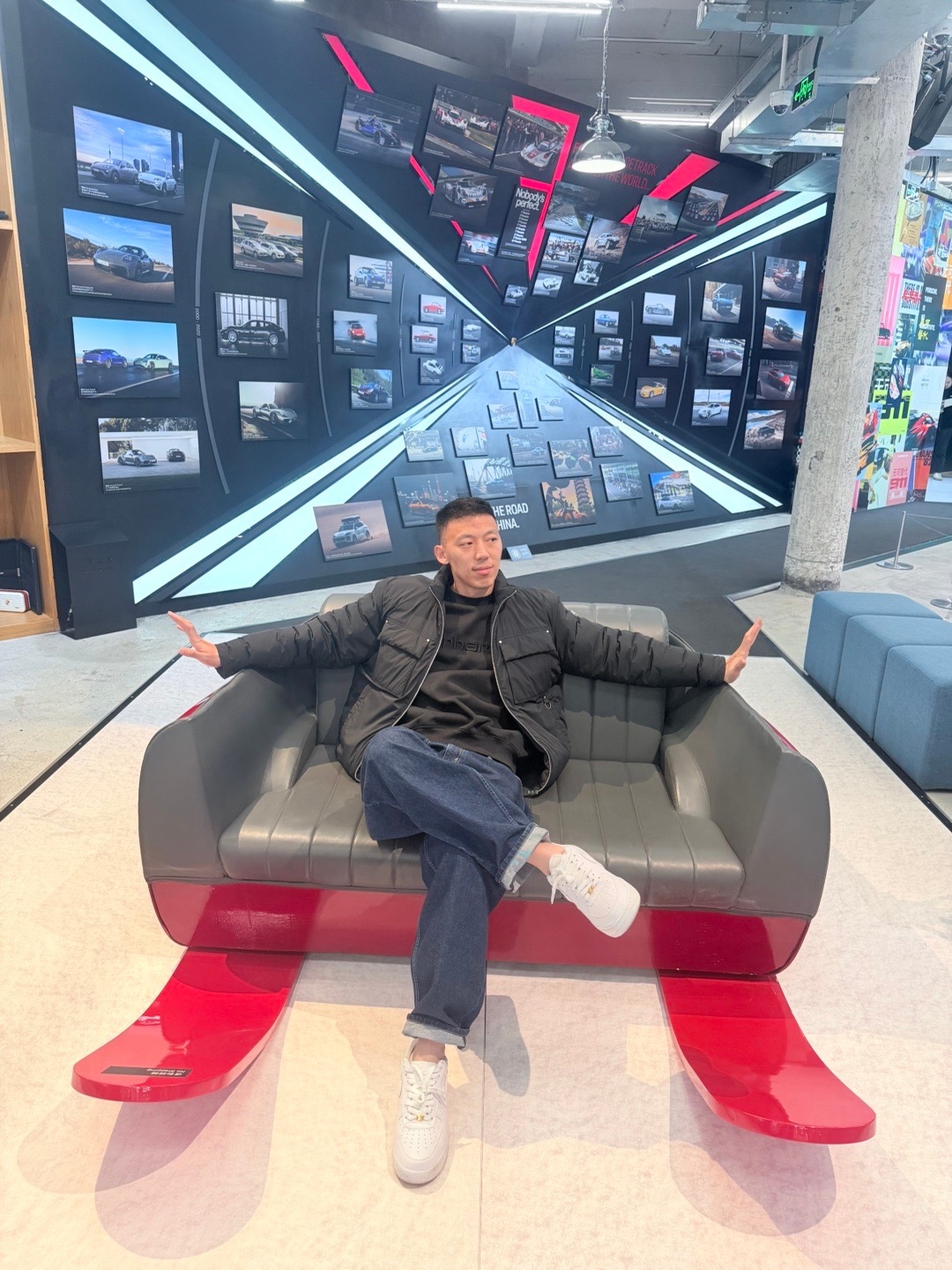 你当你家客厅呢 上海·保时捷品牌快闪空间