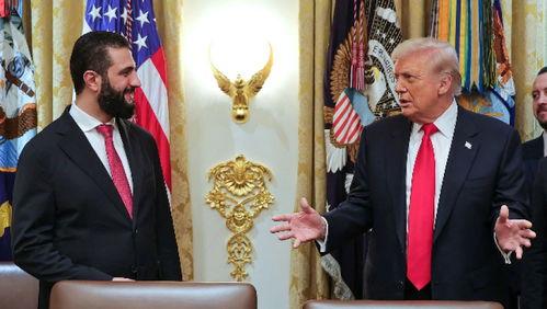 俄罗斯方面最新消息，巴沙尔已经放弃了重新杀回叙利亚。但是，巴沙尔的两名助手，号称