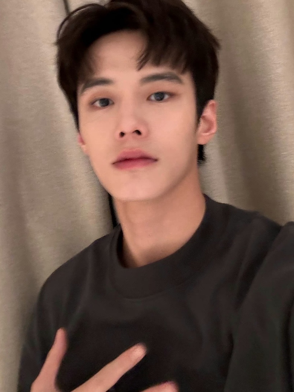 王鹤棣｜虞书欣｜何与粉丝在交流中 发生什么了？ 