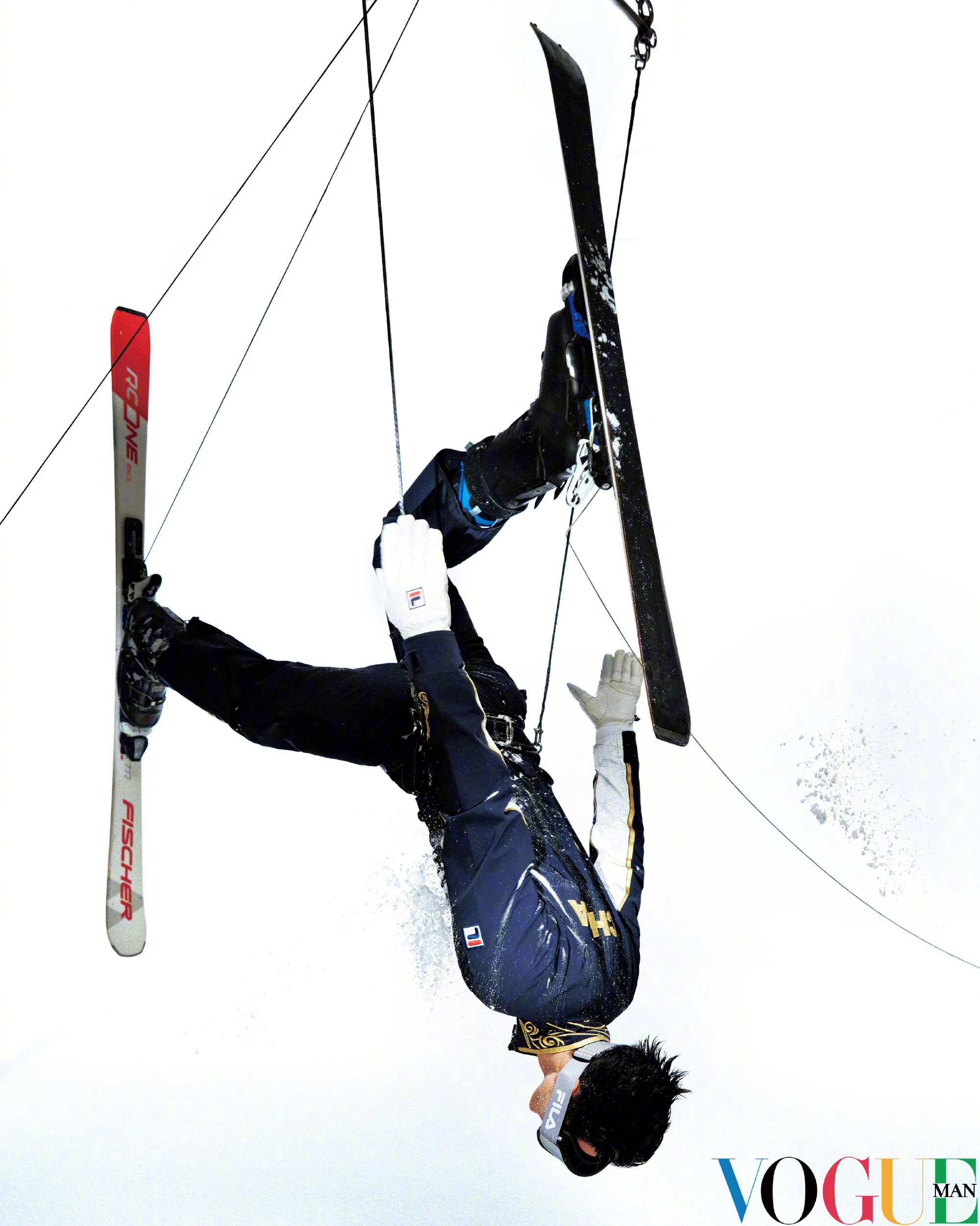 #冬奥队服大片质感##冰雪战袍特辑科技感拉满了#冰雪战袍的质感美学，藏在每一处科