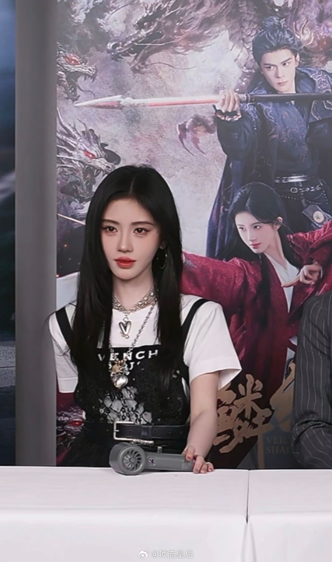 月鳞绮纪四位主演直播生图 wok鞠婧祎月鳞绮纪直播生图状态也太好了吧！怎么会有人