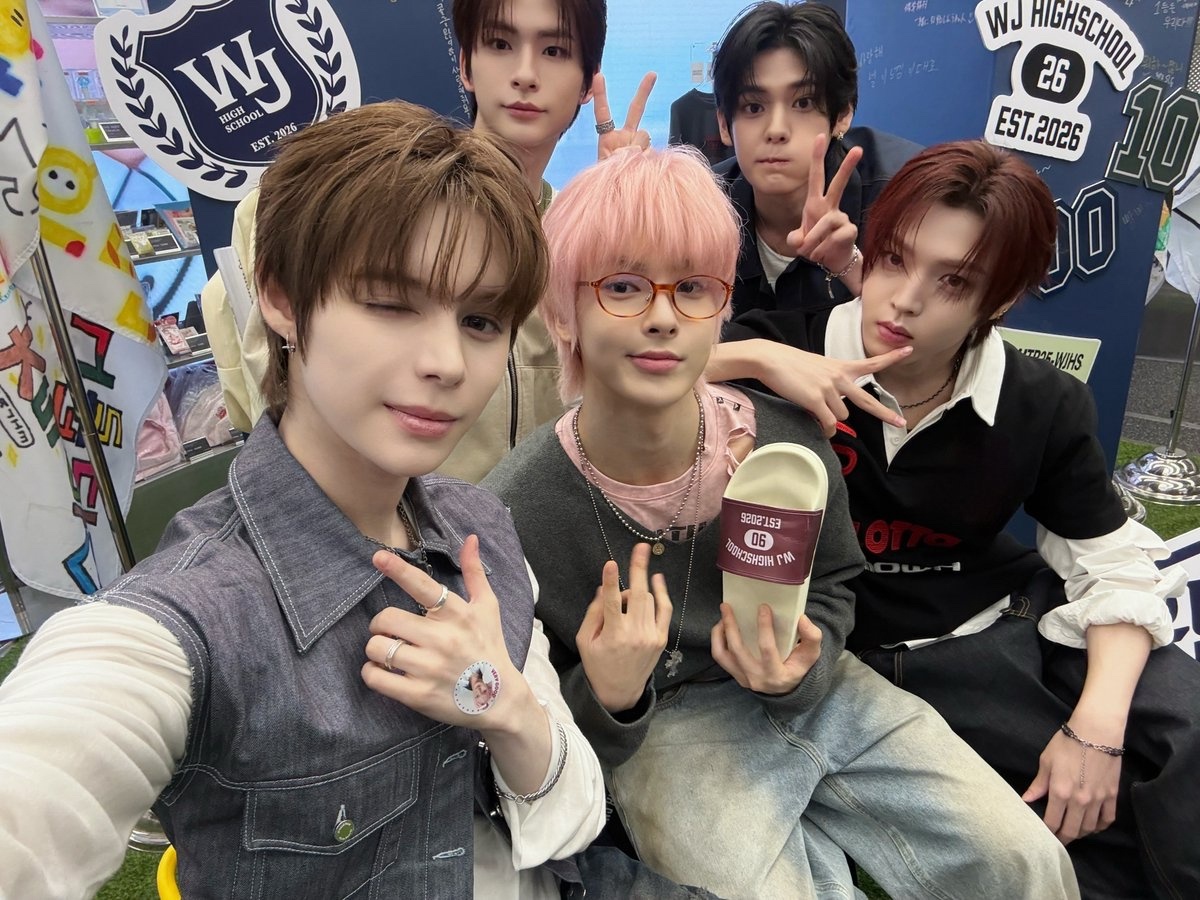 SMTR25更新旷野快闪合影📸Reply! WJ HighSchool in 