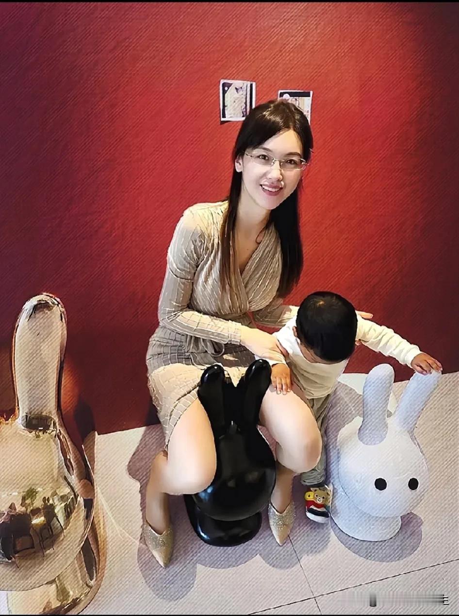 我有一个朋友，他想知道他前女友生的孩子到底是不是他的，该怎么做？[抠鼻]