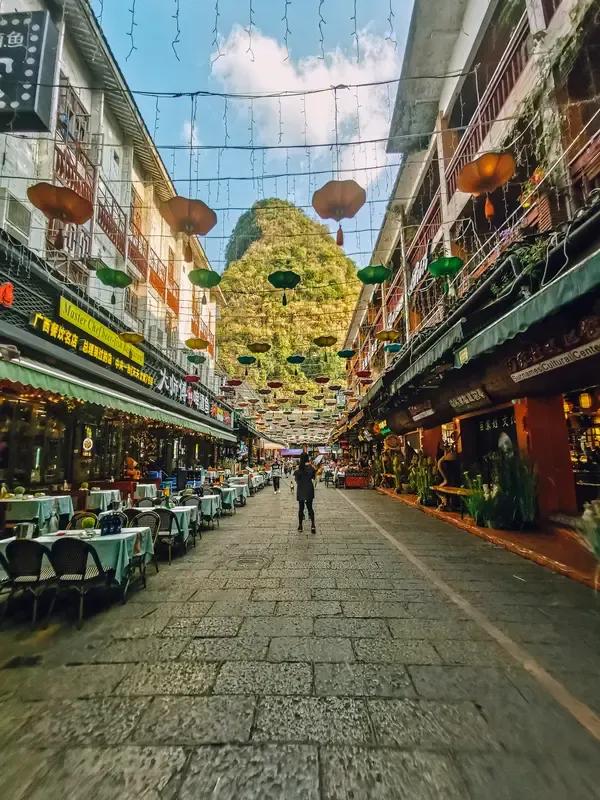 实体店凋零是不是因为电商？电商对中国是好是坏？国家为什么不关闭电商？
实话说，电