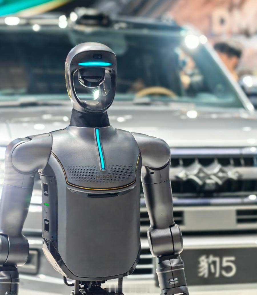 荣耀也是好起来了，都给车企站台了 它在北京车展出现，方程豹展区~方程豹FORMU