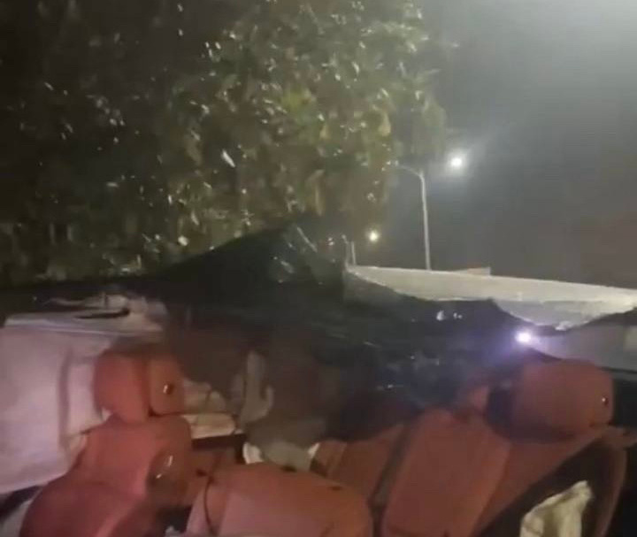 哎，我在考虑是不是把L8拿回来，把蓝山给我妹开吧~哎，这动不动就消失的AB柱，我