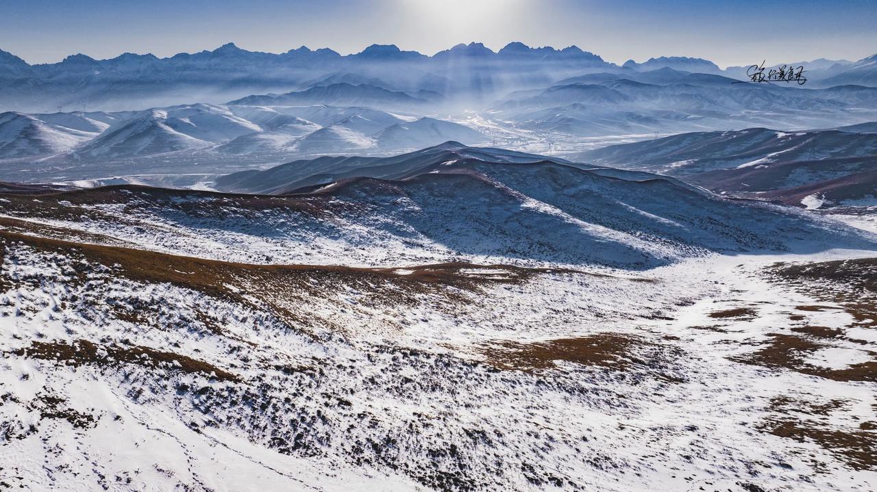 ❄️冬日乌鞘岭，雪后的梦幻仙境❄️

🌨️一场雪后，天祝县境内的乌鞘岭美成了童