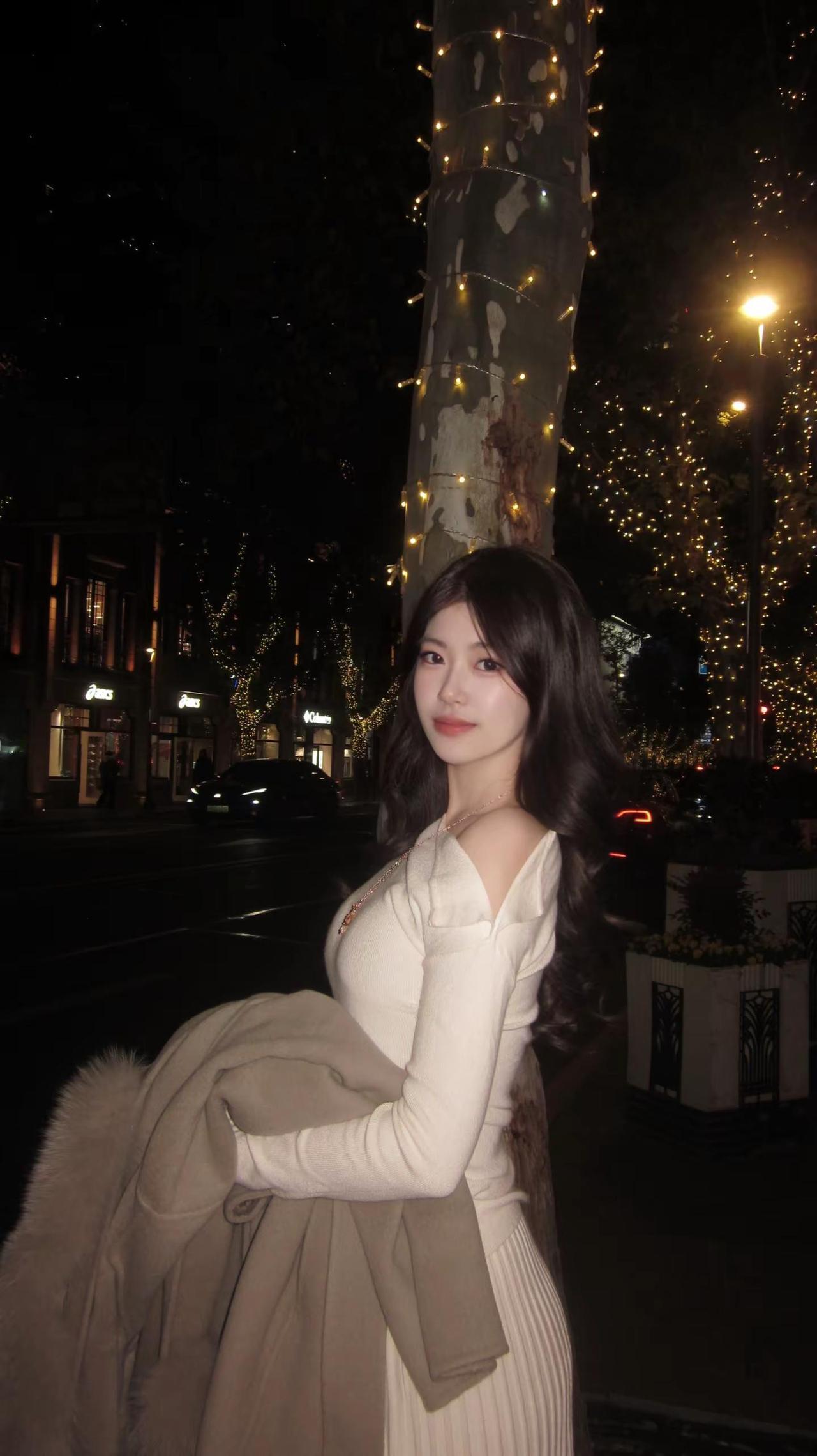 被你牵着的手是不可能的画面