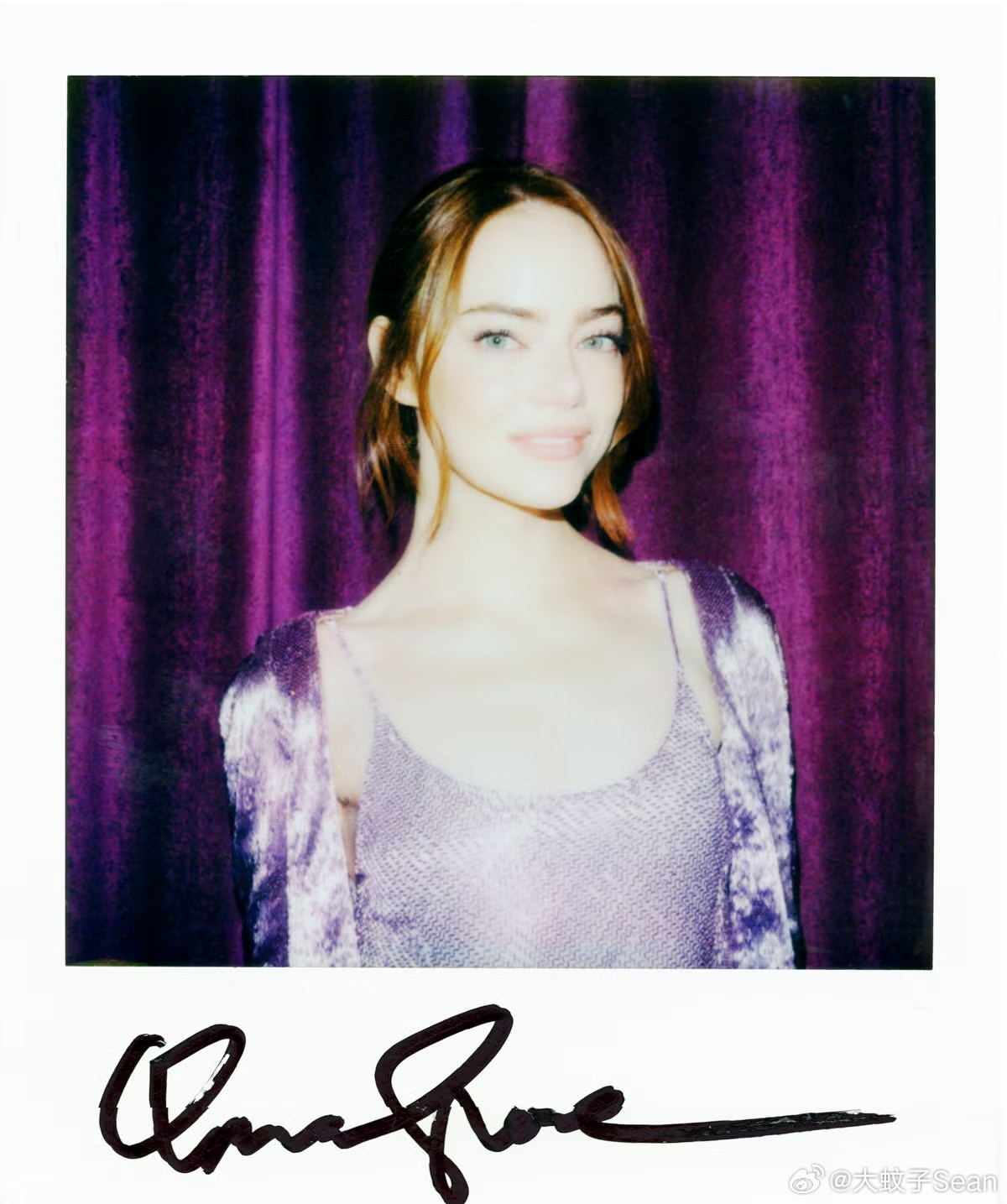 Emma stone艾玛斯通之前出席演员工会奖拍摄的快照，还与Allison J