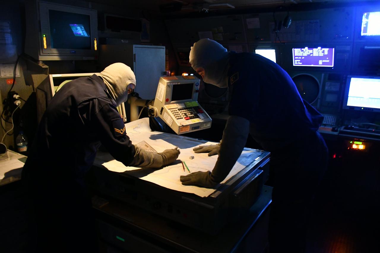 土耳其海军特遣部队TCG Yıldırım 号护卫舰内景，在地中海中执行侦察/监