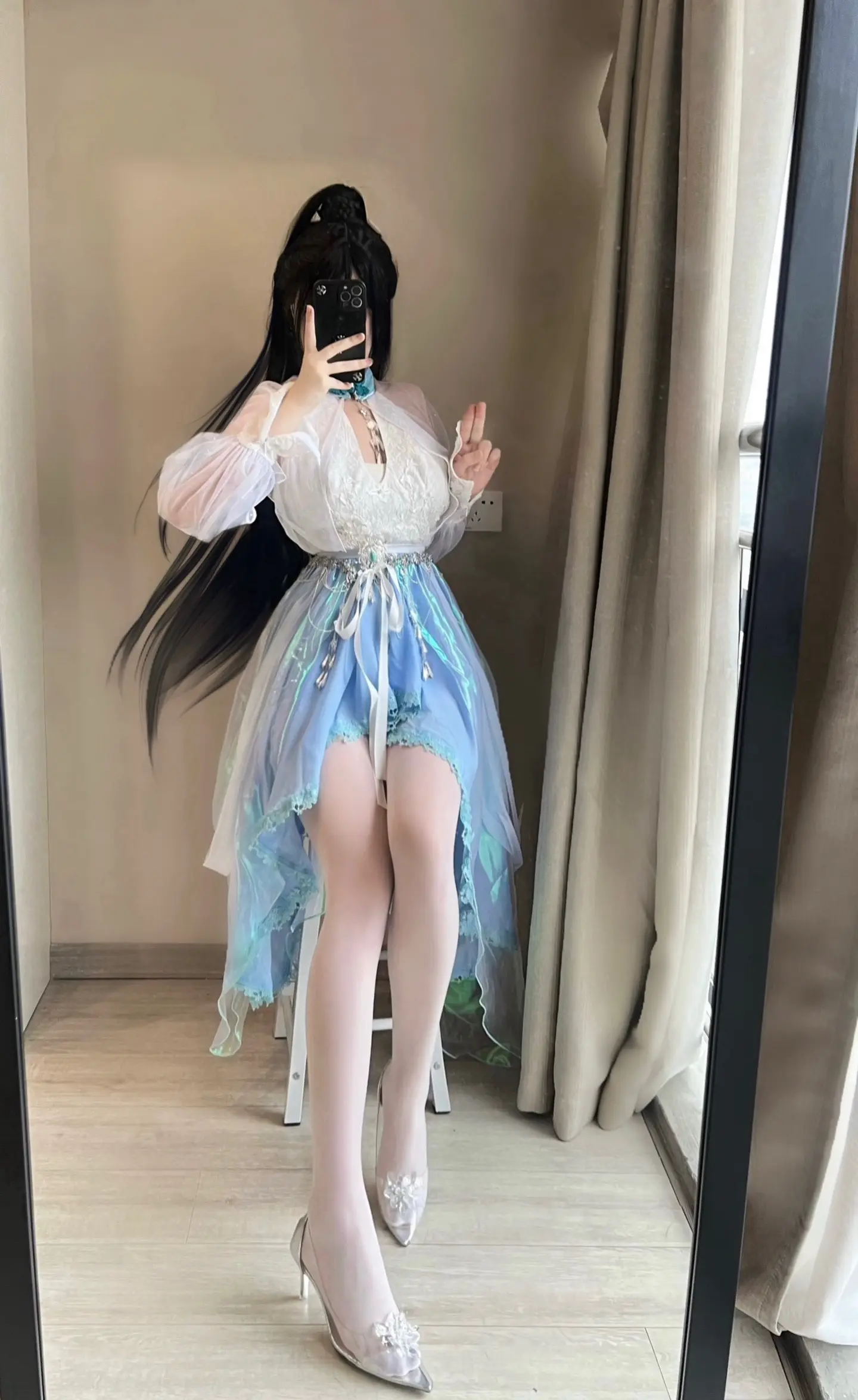 你的心墙不是我的文笔 也不必把此生困在爱里