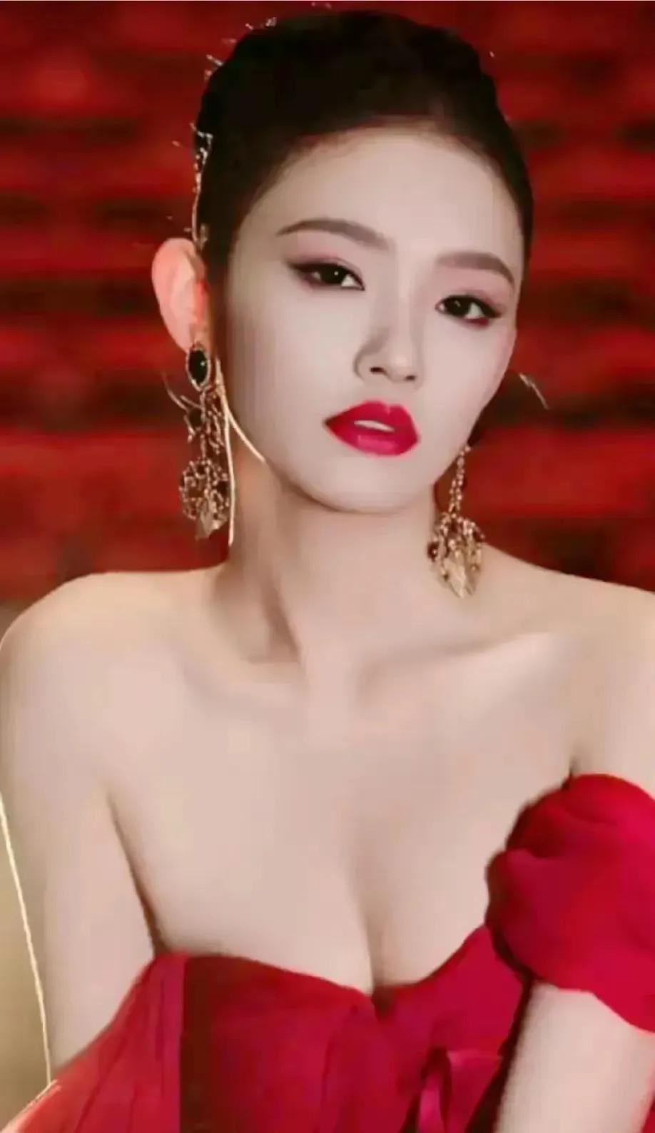 #女明星高清美图# #哪位女神惊艳# #女星谁最美？#