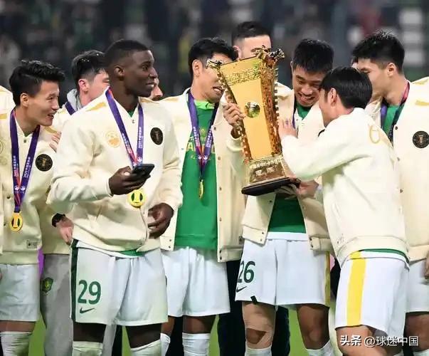 超级杯夺冠≠联赛稳了！国安历史给出最真实答案
 
北京国安拿下2026超级杯，让