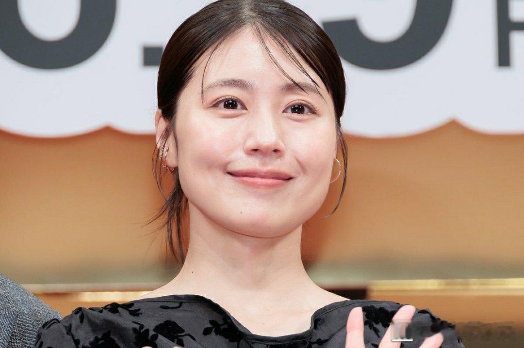 日娱新闻有村架纯 演员有村架纯、南沙良、盐野瑛久、青木柚以及导演天野千寻于6月2
