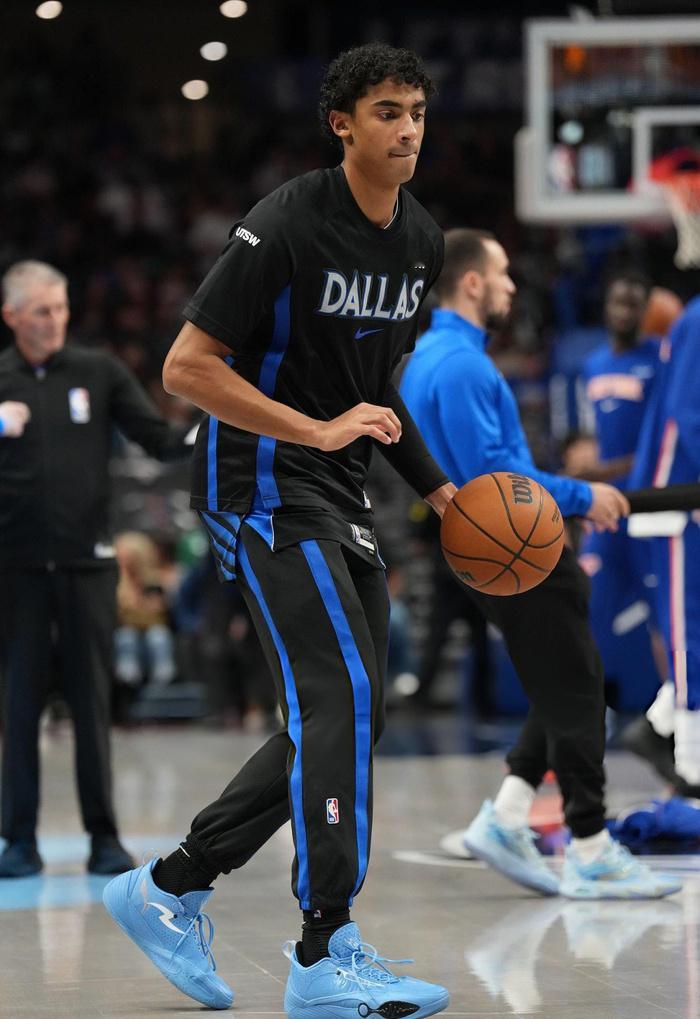 李宁韦德全城14 “牛仔之城” 既是MAX球员色 Dalls的两位李宁球员也都能