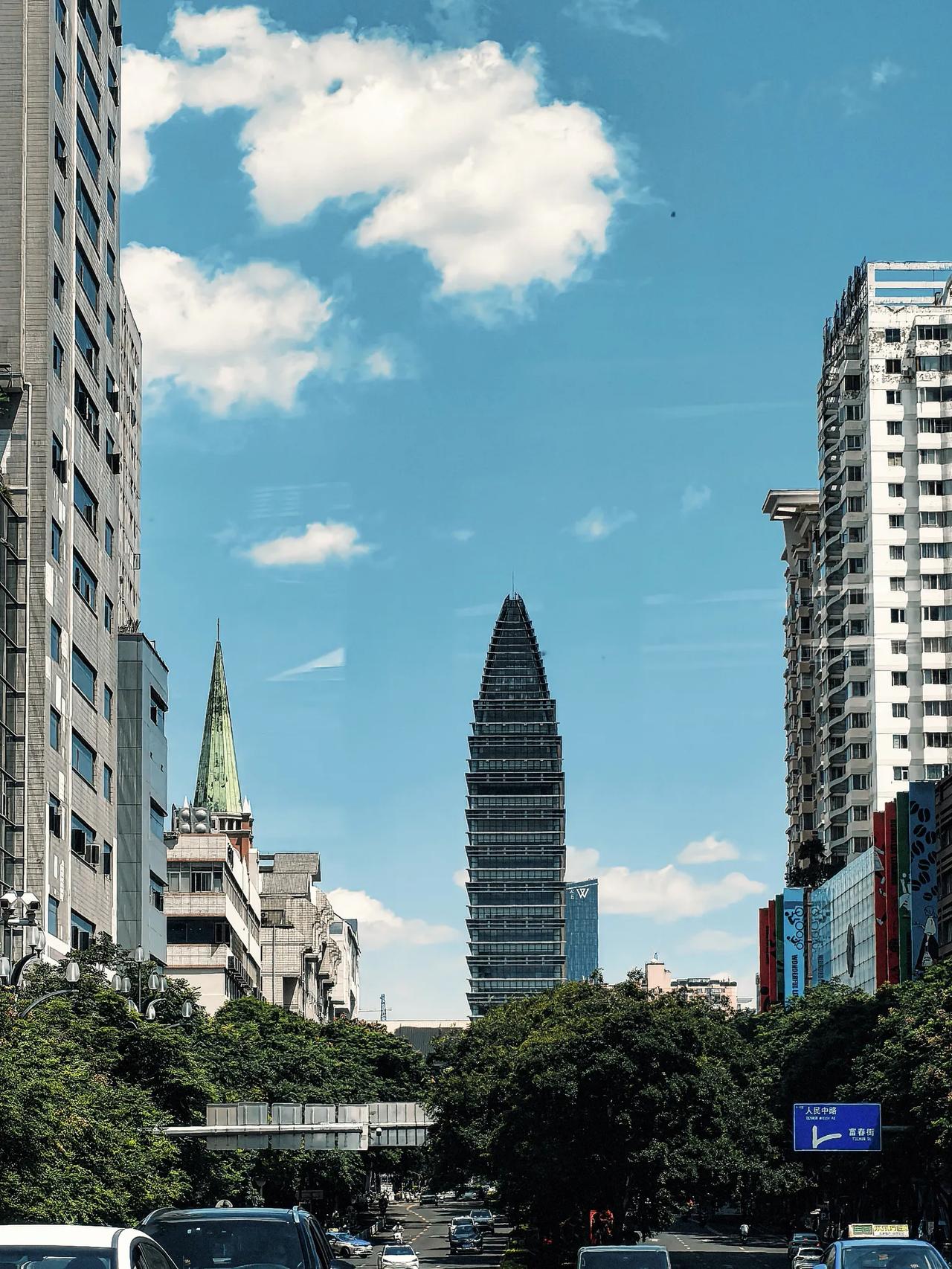 同一幢建筑，不同角度，风景外观视觉都不一样。喜欢图一的请举手！