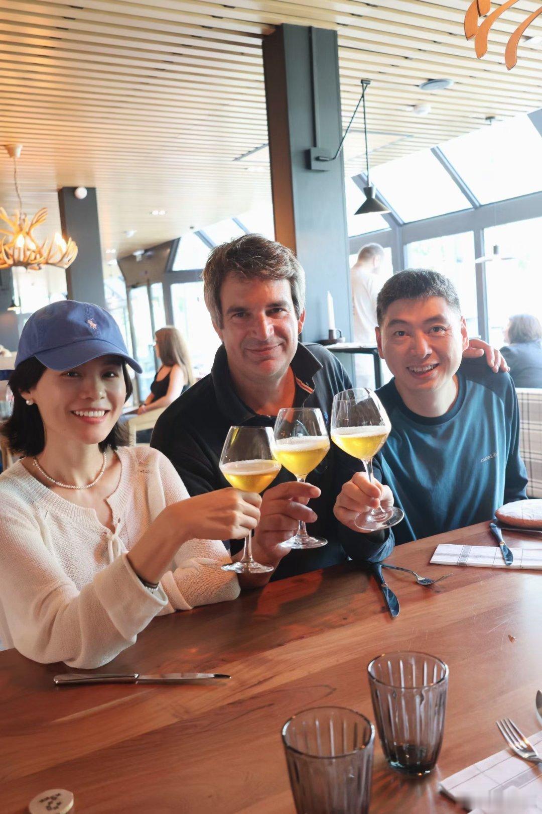 今天波哥一句话，让我羡慕到不行。他有2个儿子，一个今年大学毕业，一个刚刚高考，成